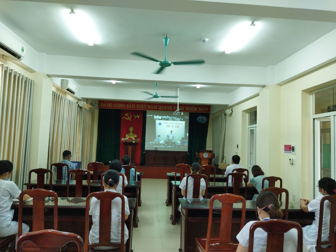 Giao ban công tác Y tế, Dân số 6 tháng đầu năm 2021 trực tuyến