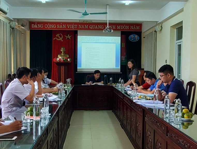 Lãnh đạo và cán bộ Bệnh viện Mắt tỉnh Nam Định làm việc với Đoàn kiểm tra, đánh giá mức chất lượng phòng xét nghiệm y học của Sở Y tế tỉnh Nam Định ngày 21/9/2022
