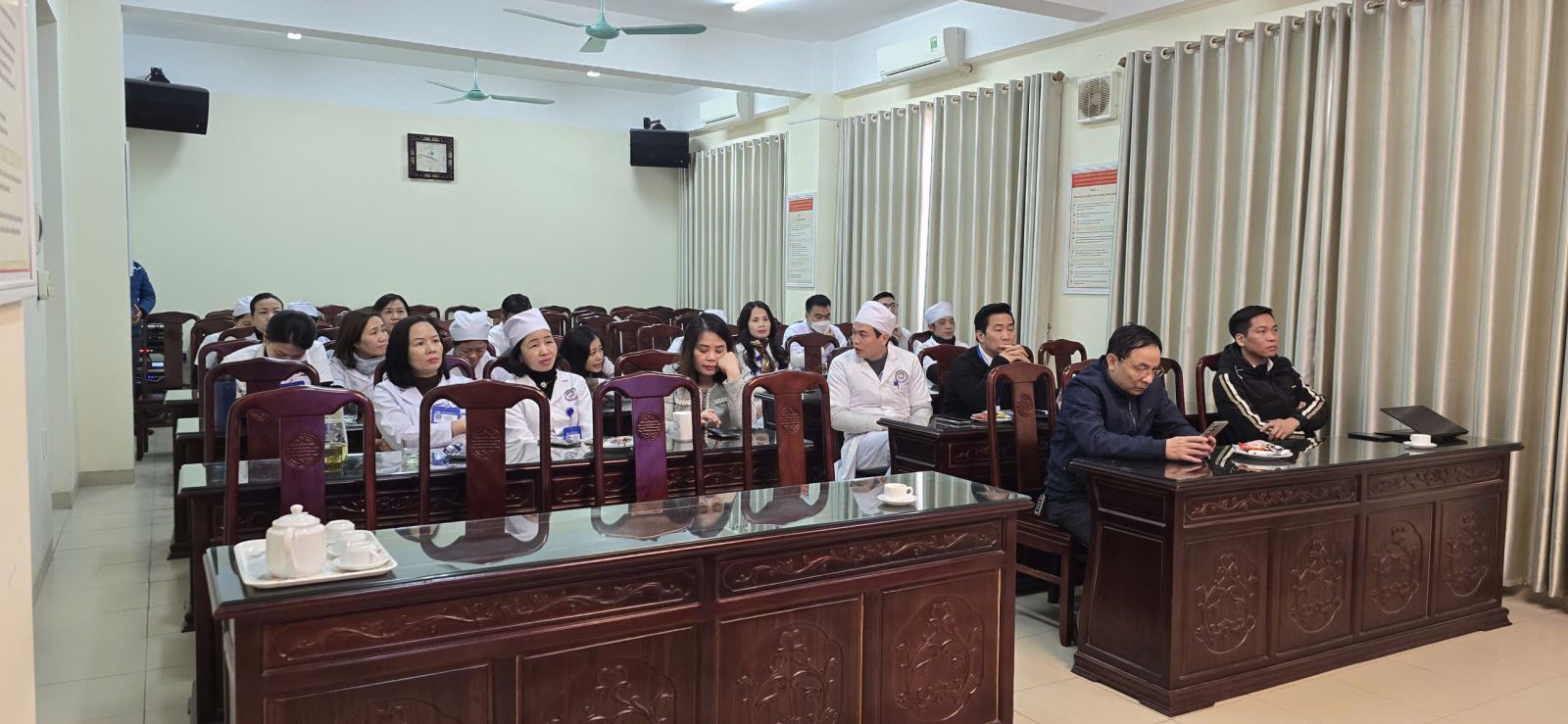 Bệnh viện Mắt Nam Định tổ chức hội thảo khoa học về dược với sự tham gia đồng hành của công ty Santen và Sanju (Nhật Bản)