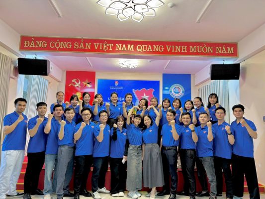 BỆNH VIỆN MẮT NAM ĐỊNH KỶ NIỆM 95 NĂM NGÀY THÀNH LẬP ĐOÀN THANH NIÊN VÀ ẤM ÁP LỄ TRƯỞNG THÀNH ĐOÀN
