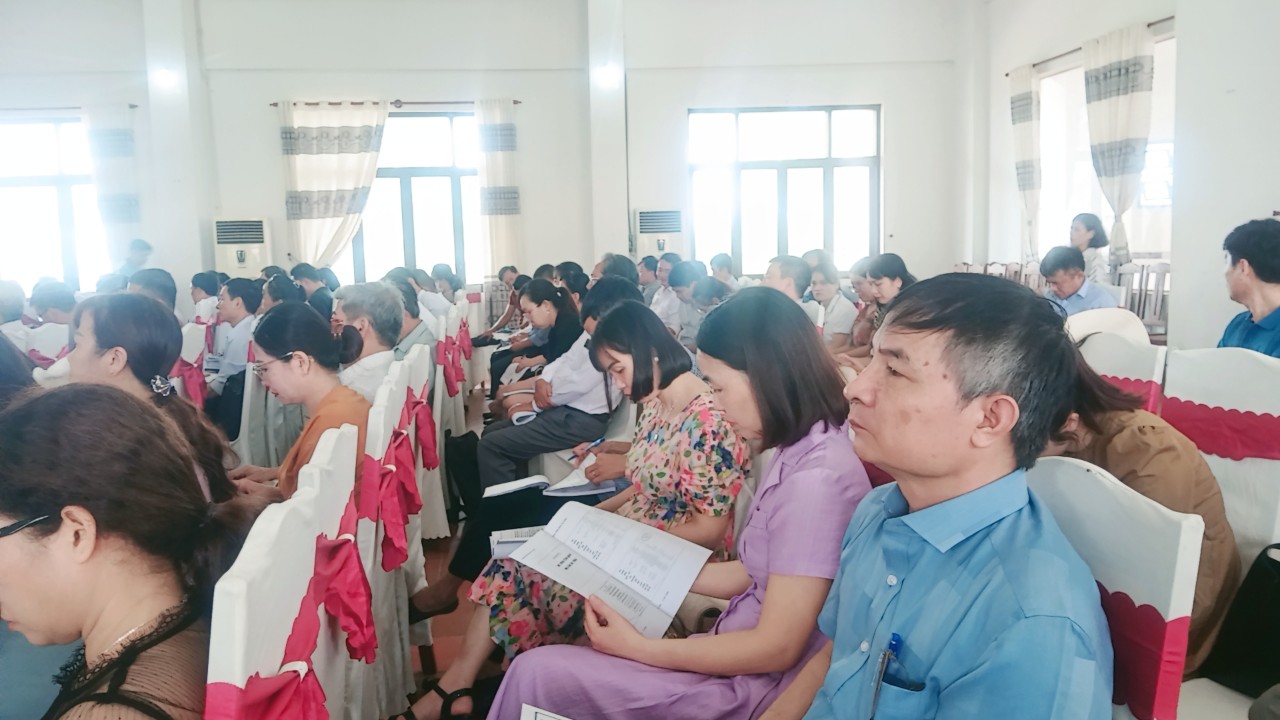 Cán bộ Bệnh viện Mắt tham dự lớp đào tạo, bồi dưỡng: “Hướng dẫn quy trình, thủ tục mua sắm đấu thầu đối với cơ sở y tế công lập” do Viện phát triển Công nghệ Tài chính tổ chức