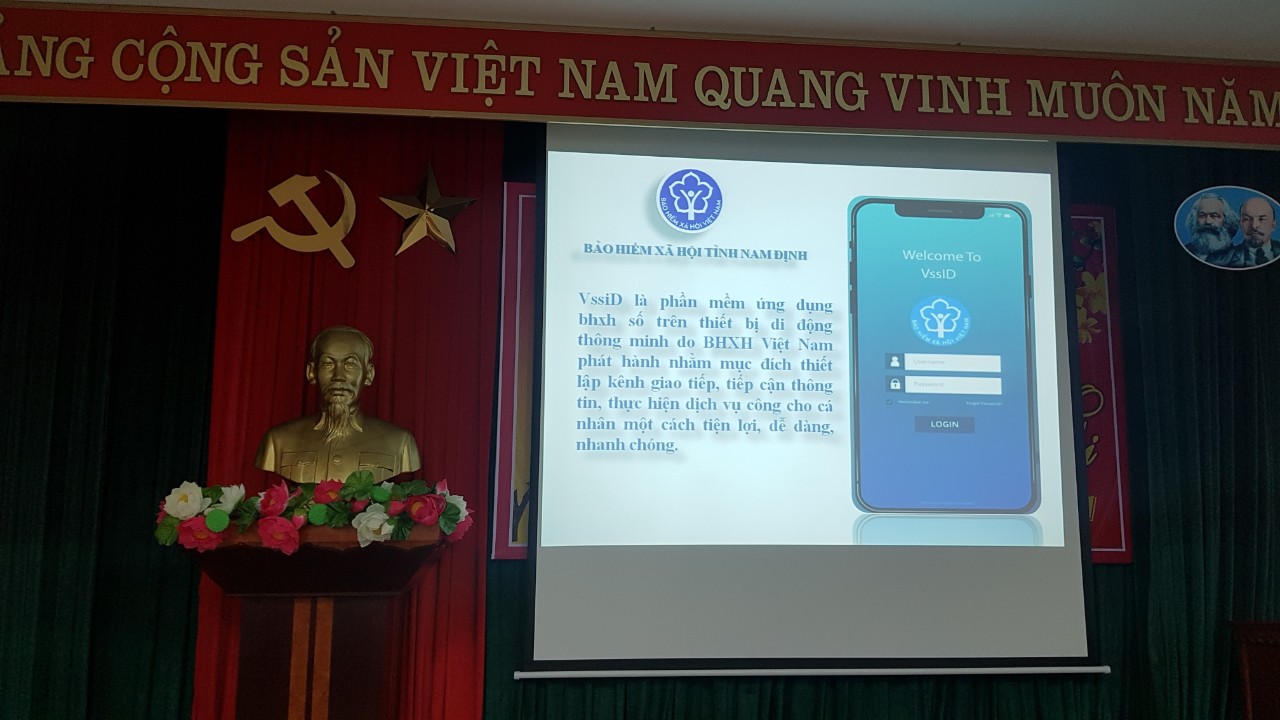 Triển khai cài đặt ứng dụng VSS-ID cho cán bộ, NVYT và NLĐ của đơn vị.
