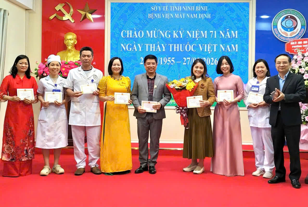 CHÀO MỪNG NGÀY THẦY THUỐC VIỆT NAM 27/2