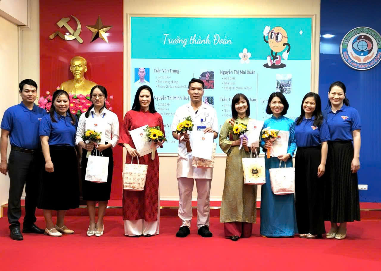 BỆNH VIỆN MẮT NAM ĐỊNH KỶ NIỆM 95 NĂM NGÀY THÀNH LẬP ĐOÀN THANH NIÊN VÀ ẤM ÁP LỄ TRƯỞNG THÀNH ĐOÀN