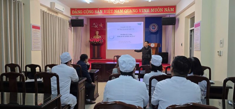 Bệnh viện Mắt Nam Định tổ chức hội thảo khoa học về dược với sự tham gia đồng hành của công ty Santen và Sanju (Nhật Bản)
