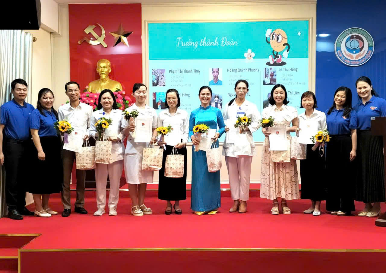 BỆNH VIỆN MẮT NAM ĐỊNH KỶ NIỆM 95 NĂM NGÀY THÀNH LẬP ĐOÀN THANH NIÊN VÀ ẤM ÁP LỄ TRƯỞNG THÀNH ĐOÀN