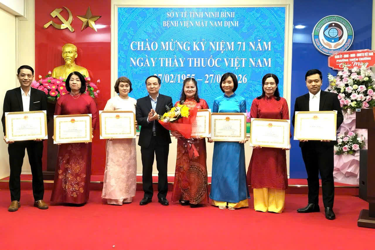 CHÀO MỪNG NGÀY THẦY THUỐC VIỆT NAM 27/2