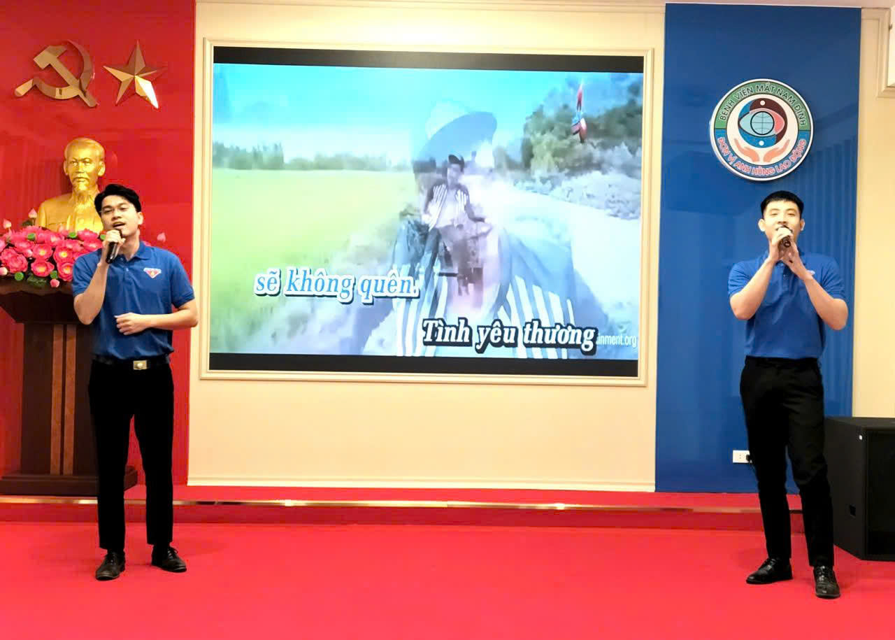 BỆNH VIỆN MẮT NAM ĐỊNH KỶ NIỆM 95 NĂM NGÀY THÀNH LẬP ĐOÀN THANH NIÊN VÀ ẤM ÁP LỄ TRƯỞNG THÀNH ĐOÀN