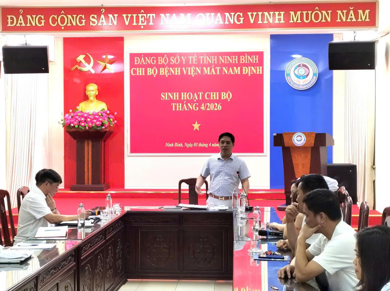 Bệnh viện Mắt Nam Định: Sinh hoạt Chi bộ chuyên đề quý II gắn với quyết tâm cải tiến chất lượng bệnh viện