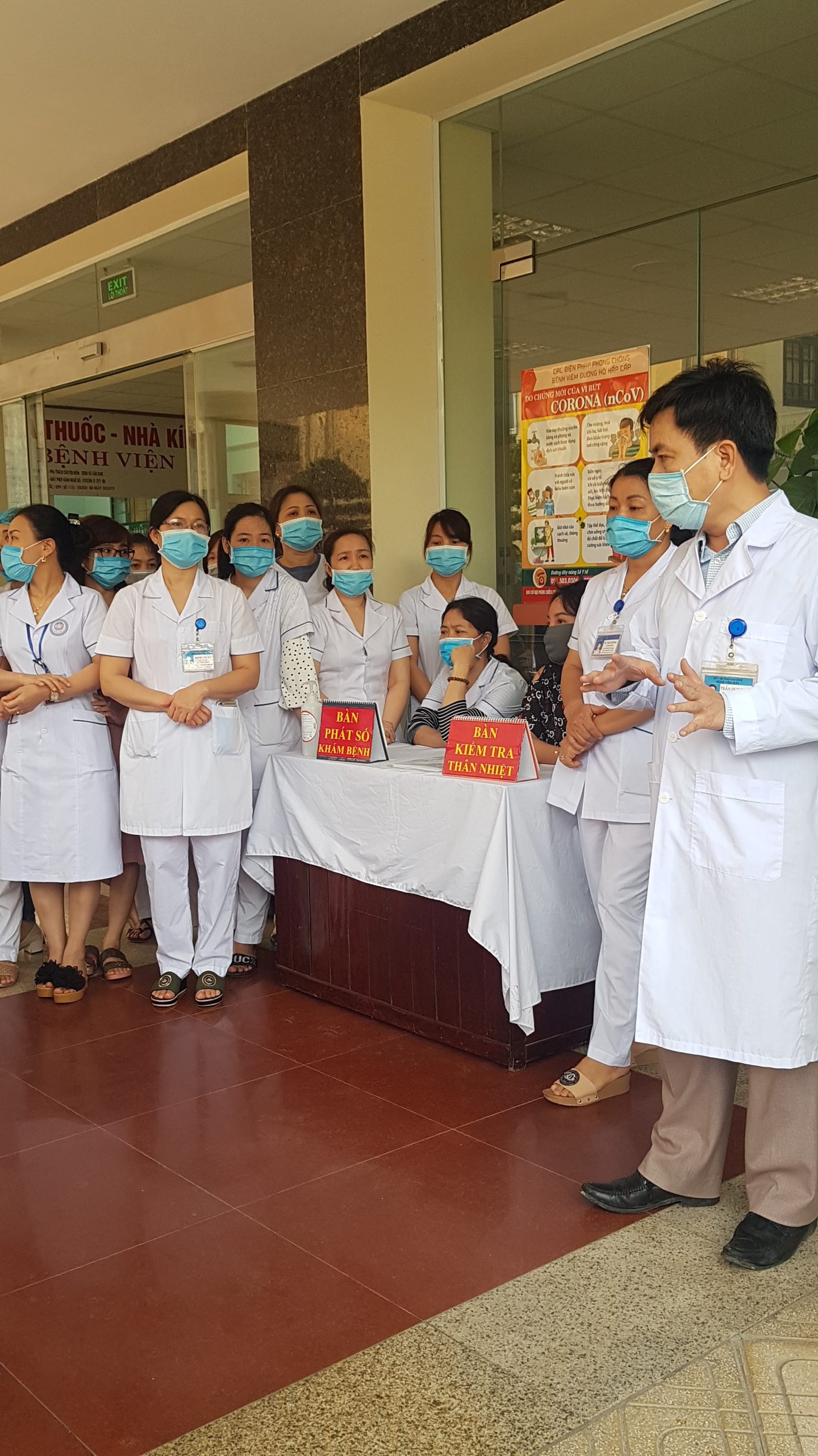 Ban Giám đốc Bệnh viện Mắt tỉnh Nam Định triển khai công tác phòng chống dịch Covid tại đơn vị