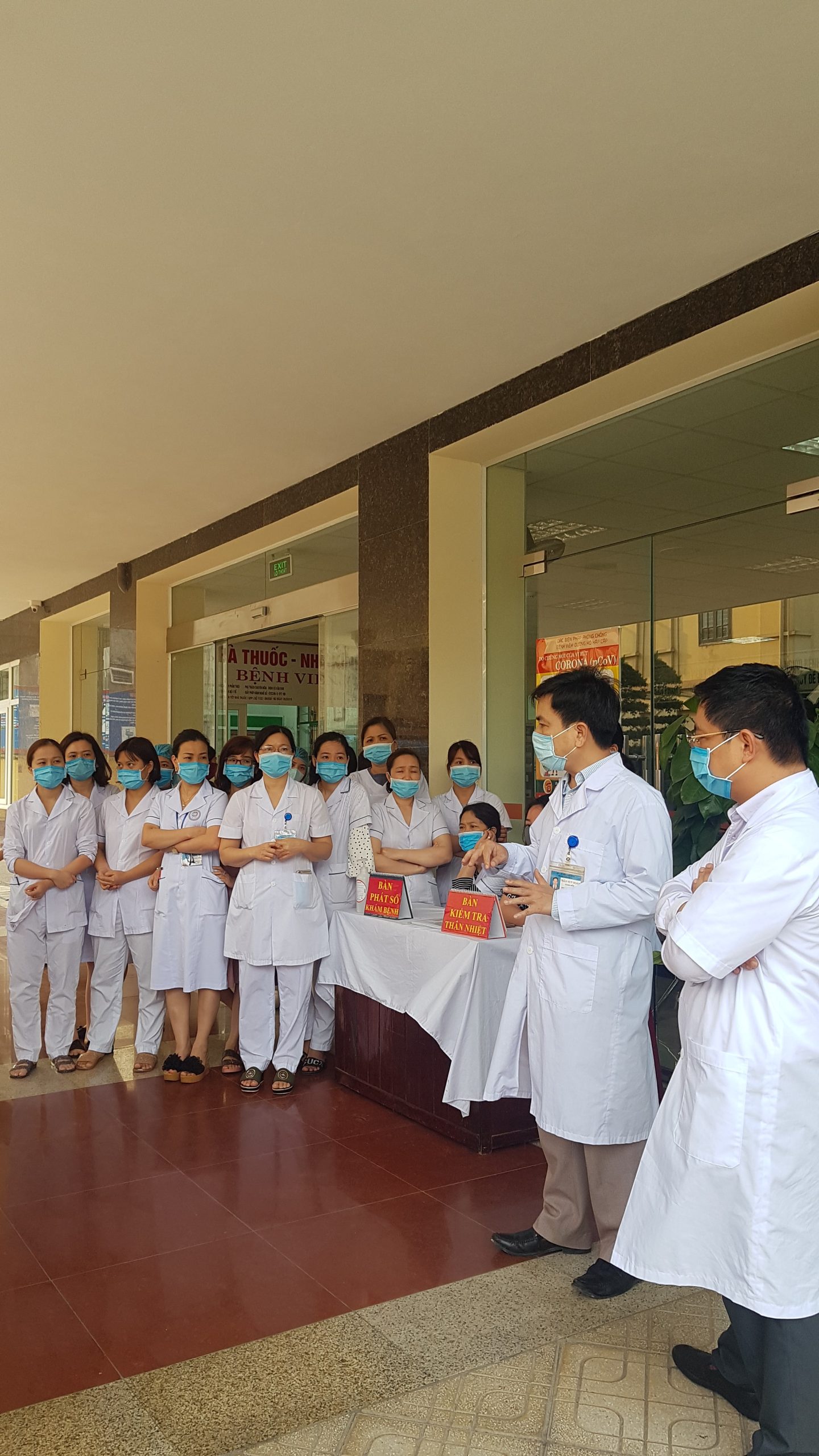 Ban Giám đốc Bệnh viện Mắt tỉnh Nam Định triển khai công tác phòng chống dịch Covid tại đơn vị