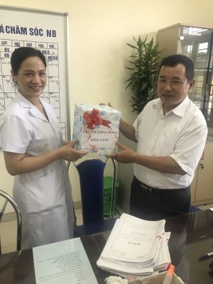 Bệnh viện Mắt Nam Định chia tay cán bộ về hưu