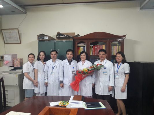 Bệnh viện Mắt Nam Định chia tay cán bộ về hưu