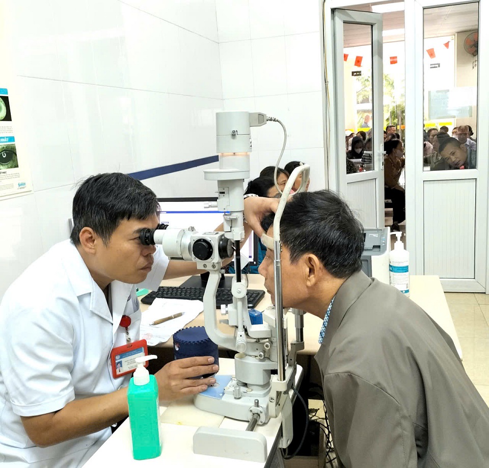 Khởi động tuần mới cùng đôi mắt sáng khỏe