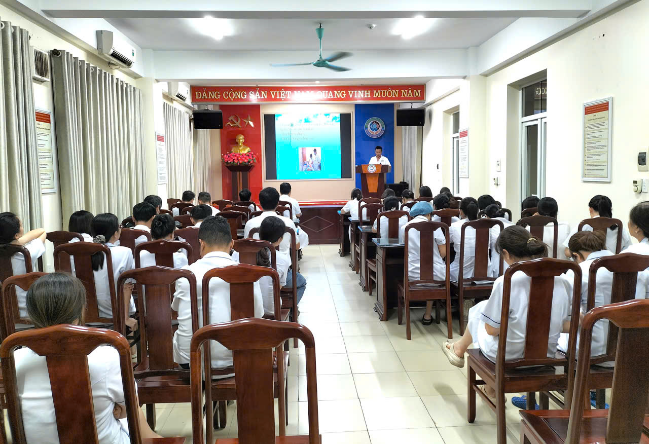 Bệnh viện Mắt Nam Định: Sinh hoạt Chi bộ chuyên đề Quý III năm 2026 gắn với quyết tâm nâng cao chất lượng chăm sóc toàn diện cho người bệnh