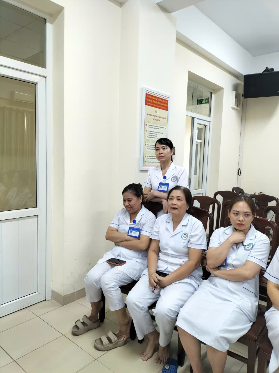 Bệnh viện Mắt Nam Định: Sinh hoạt Chi bộ chuyên đề Quý III năm 2026 gắn với quyết tâm nâng cao chất lượng chăm sóc toàn diện cho người bệnh