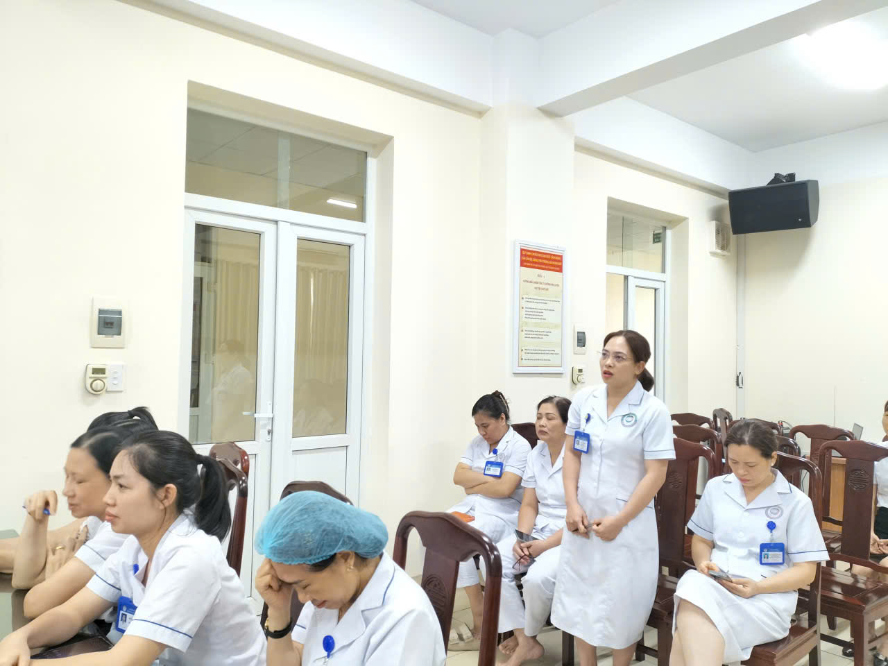 Bệnh viện Mắt Nam Định: Sinh hoạt Chi bộ chuyên đề Quý III năm 2026 gắn với quyết tâm nâng cao chất lượng chăm sóc toàn diện cho người bệnh