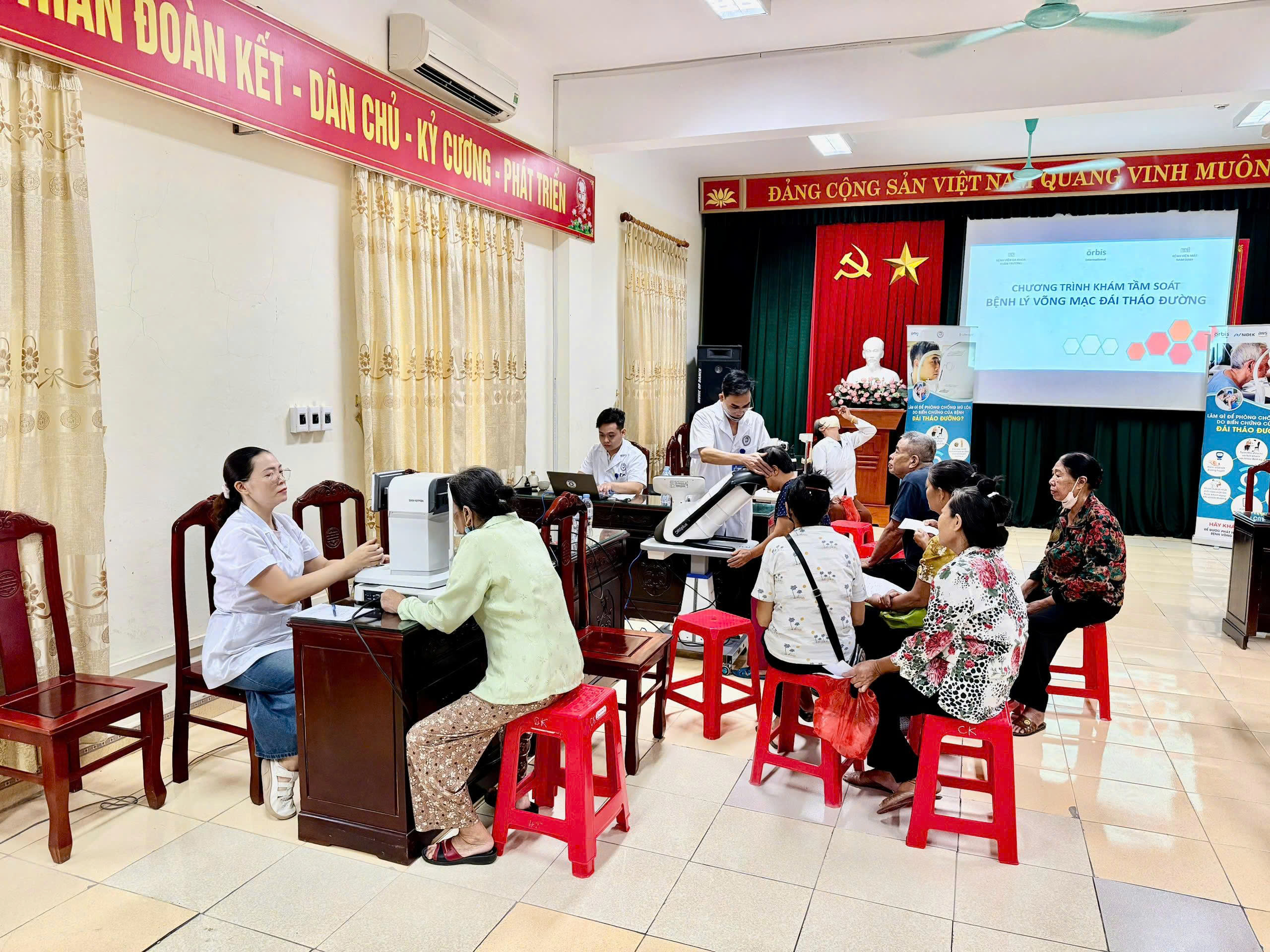 BỆNH VIỆN MẮT NAM ĐỊNH TỔ CHỨC KHÁM SÀNG LỌC BỆNH VÕNG MẠC ĐÁI THÁO ĐƯỜNG VÀ TƯ VẤN SỨC KHỎE MẮT TẠI BỆNH VIỆN ĐA KHOA XUÂN TRƯỜNG