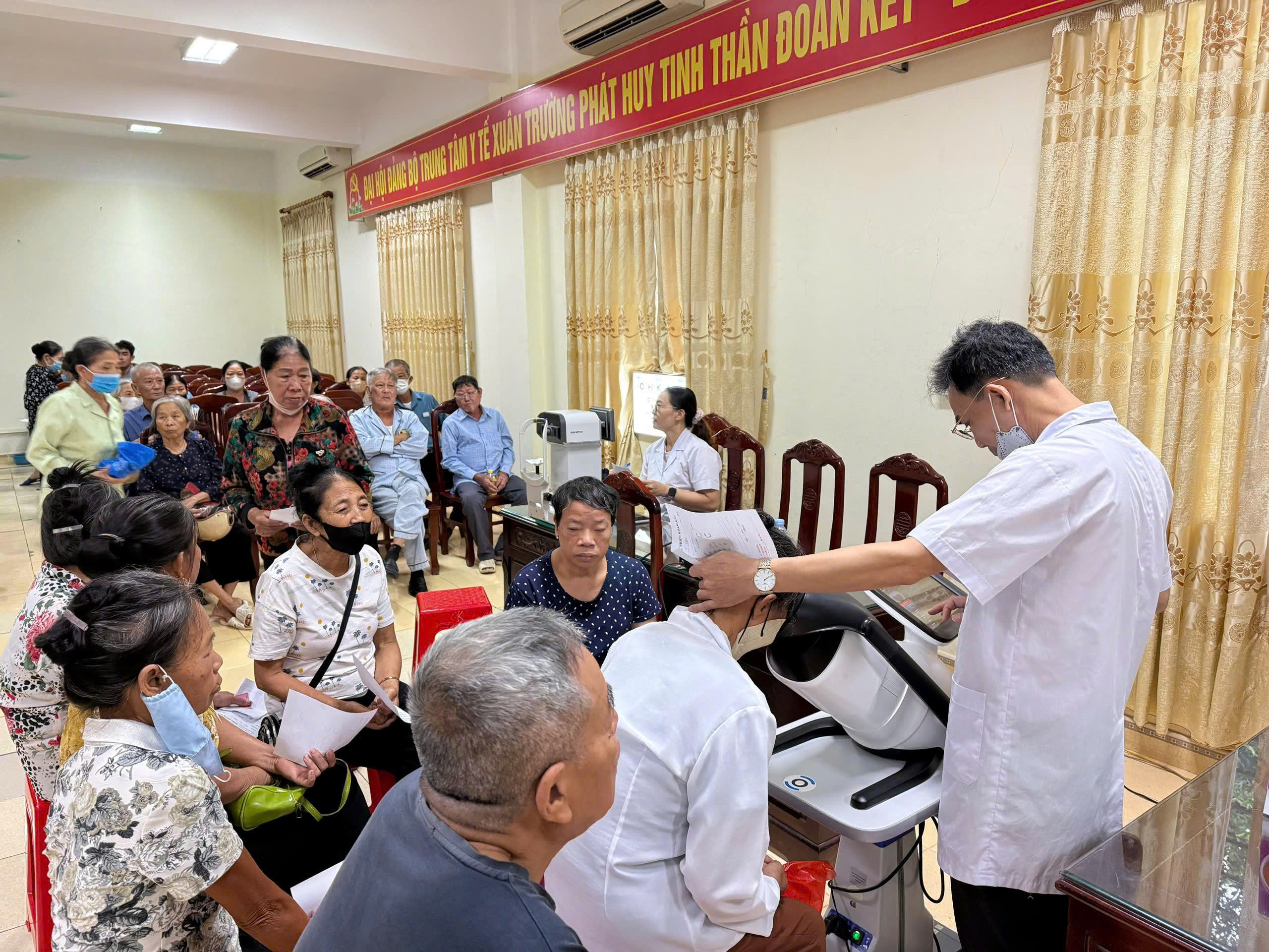 BỆNH VIỆN MẮT NAM ĐỊNH TỔ CHỨC KHÁM SÀNG LỌC BỆNH VÕNG MẠC ĐÁI THÁO ĐƯỜNG VÀ TƯ VẤN SỨC KHỎE MẮT TẠI BỆNH VIỆN ĐA KHOA XUÂN TRƯỜNG