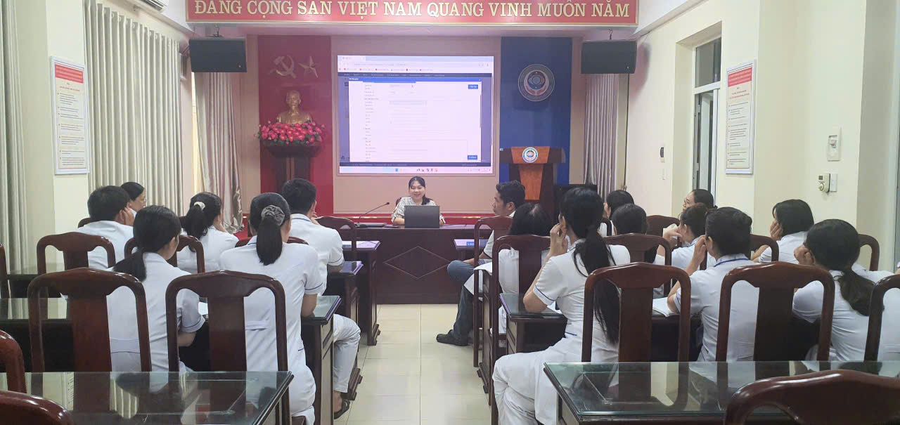 BỆNH VIỆN MẮT NAM ĐỊNH TỔ CHỨC TẬP HUẤN, CHIA SẺ KINH NGHIỆM SỬ DỤNG PHẦN MỀM LIS-HIS, NÂNG CAO HIỆU QUẢ ỨNG DỤNG CÔNG NGHỆ TRONG KHÁM CHỮA BỆNH VỀ MẮT