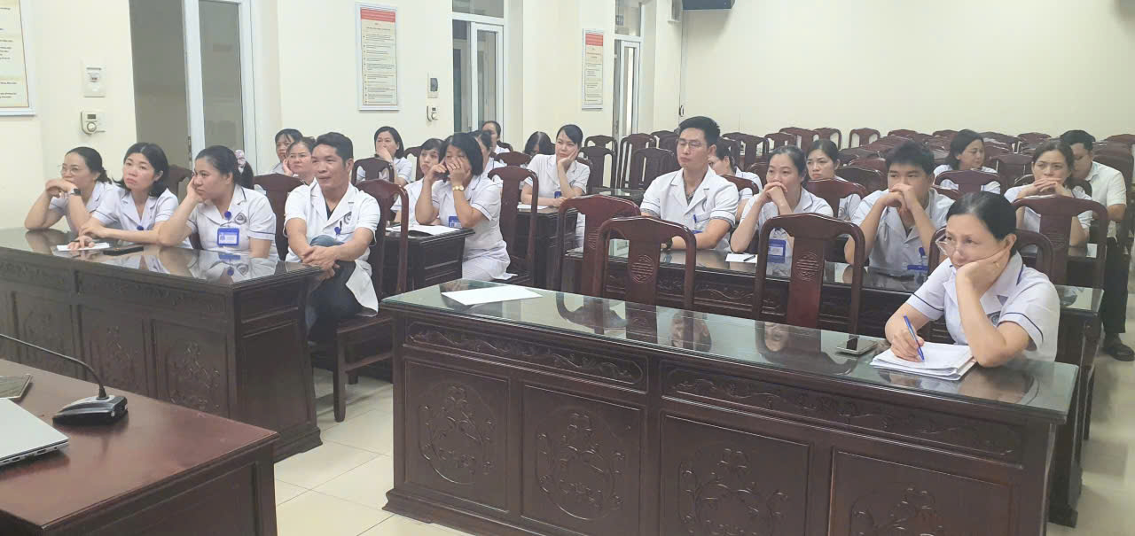 BỆNH VIỆN MẮT NAM ĐỊNH TỔ CHỨC TẬP HUẤN, CHIA SẺ KINH NGHIỆM SỬ DỤNG PHẦN MỀM LIS-HIS, NÂNG CAO HIỆU QUẢ ỨNG DỤNG CÔNG NGHỆ TRONG KHÁM CHỮA BỆNH VỀ MẮT