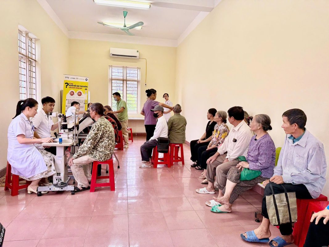 BỆNH VIỆN MẮT NAM ĐỊNH TỔ CHỨC KHÁM SÀNG LỌC BỆNH VÕNG MẠC ĐÁI THÁO ĐƯỜNG VÀ TƯ VẤN SỨC KHỎE MẮT TẠI BỆNH VIỆN ĐA KHOA Ý YÊN