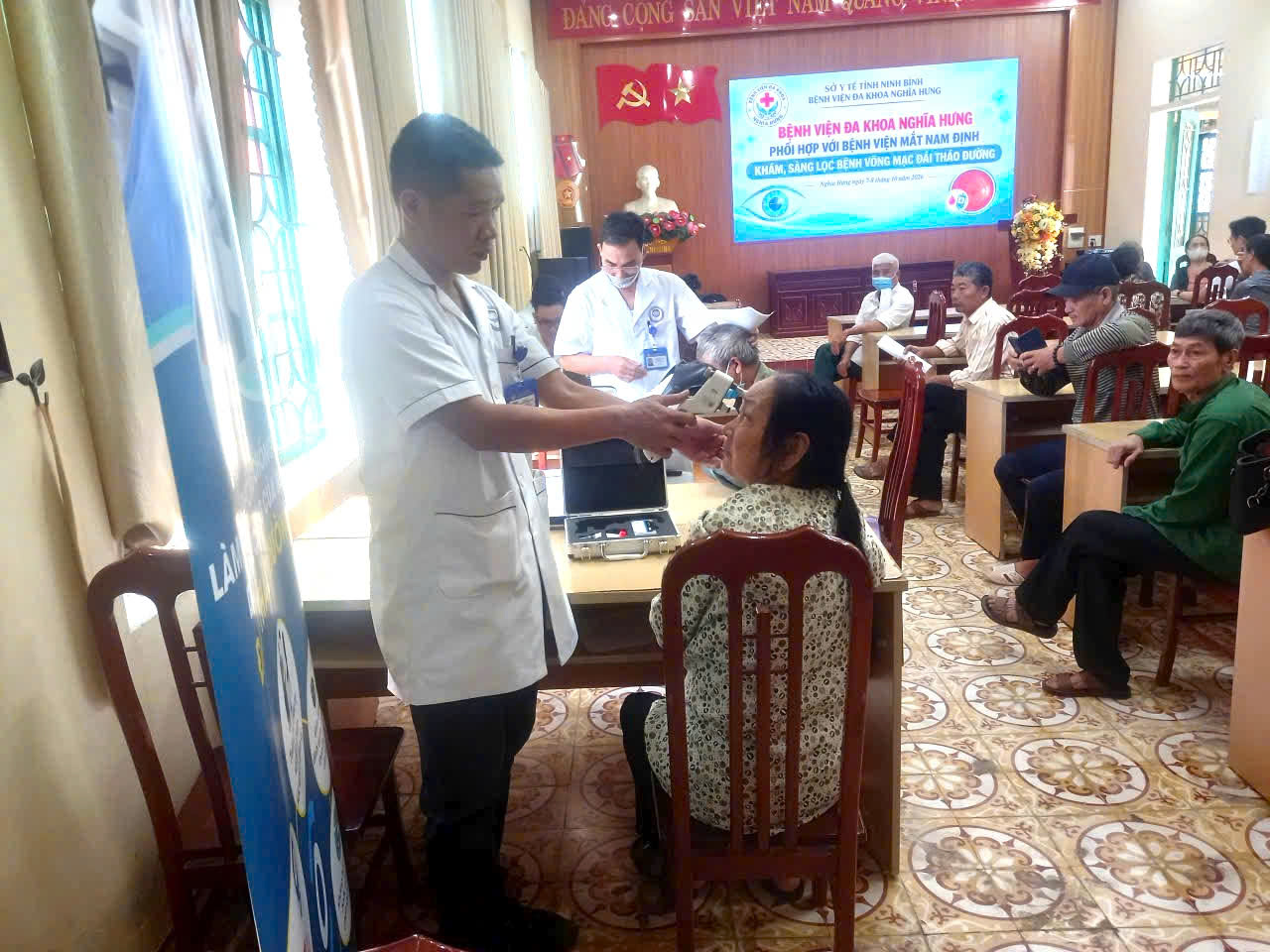 BỆNH VIỆN MẮT NAM ĐỊNH TỔ CHỨC TẦM SOÁT BỆNH VÕNG MẠC ĐÁI THÁO ĐƯỜNG VÀ TƯ VẤN SỨC KHỎE MẮT TẠI BVĐK NGHĨA HƯNG