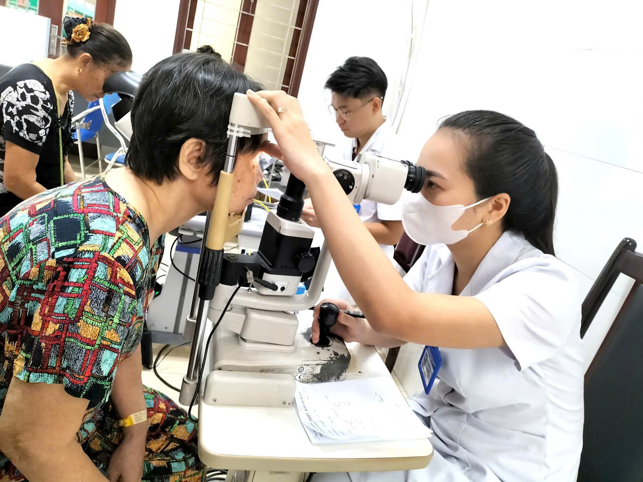 BỆNH VIỆN MẮT NAM ĐỊNH TỔ CHỨC KHÁM SÀNG LỌC BỆNH VÕNG MẠC ĐÁI THÁO ĐƯỜNG VÀ TƯ VẤN MẮT TẠI BỆNH VIỆN NỘI TIẾT NAM ĐỊNH