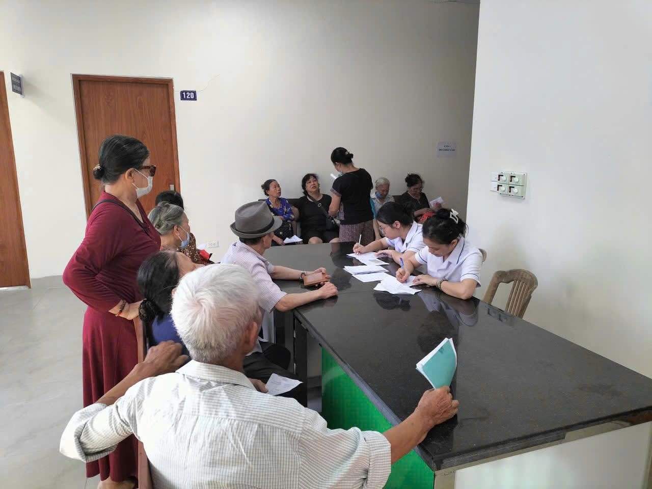 CHƯƠNG TRÌNH KHÁM SÀNG LỌC BỆNH VÕNG MẠC ĐÁI THÁO ĐƯỜNG – CHUNG TAY BẢO VỆ THỊ LỰC, PHÒNG NGỪA MÙ LÒA CHO CỘNG ĐỒNG